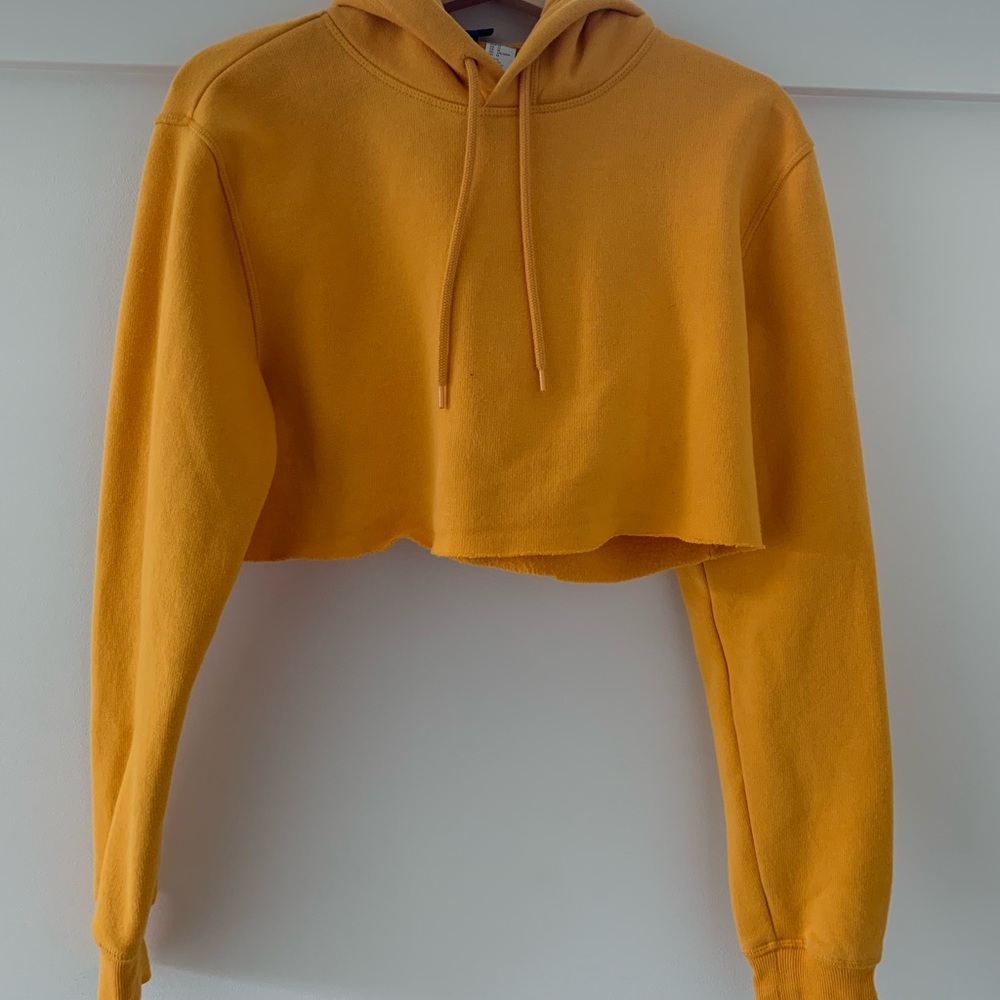yellow cropped sweatshirt from H&M